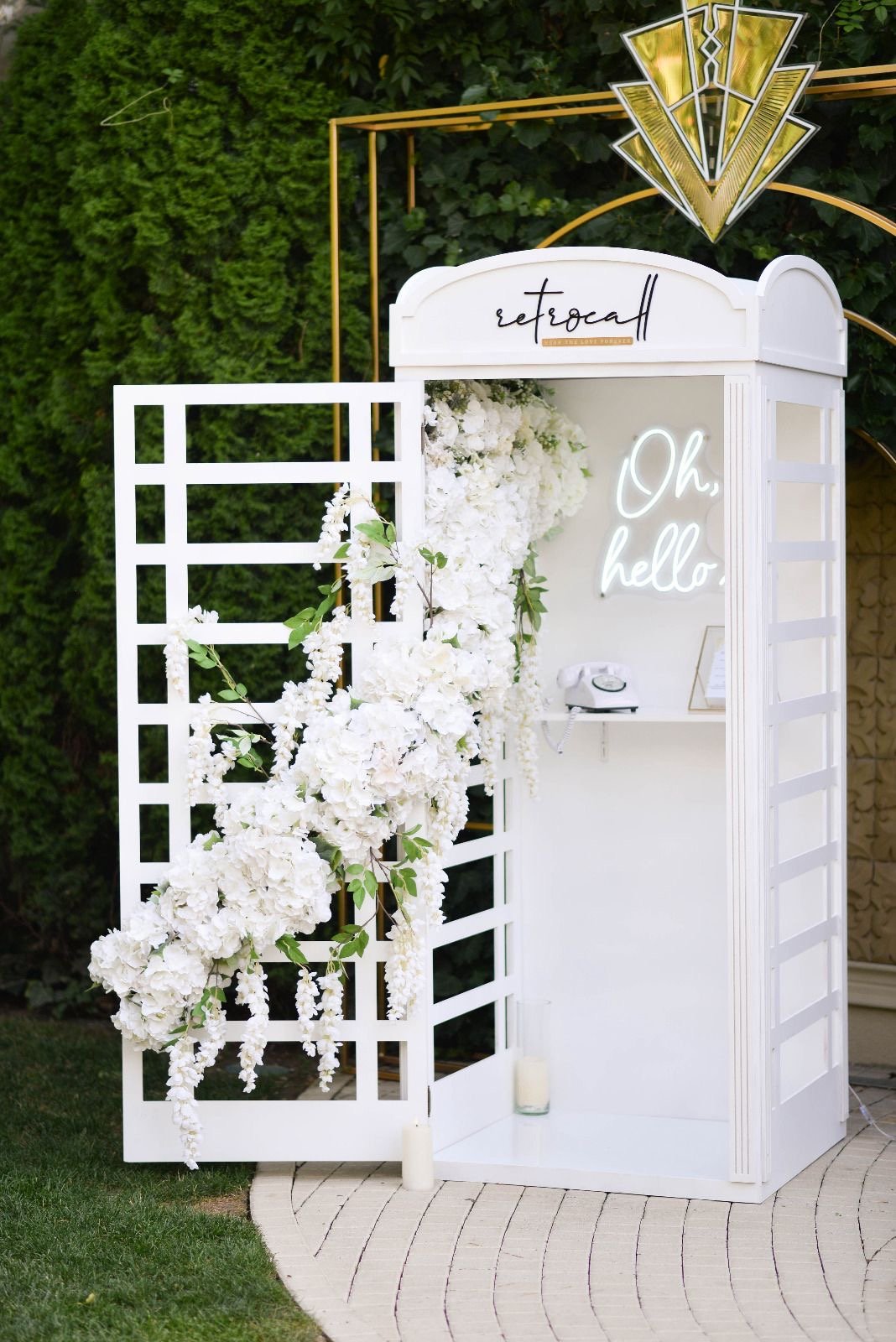Cabina video guestbook RetroCall pregătită afară